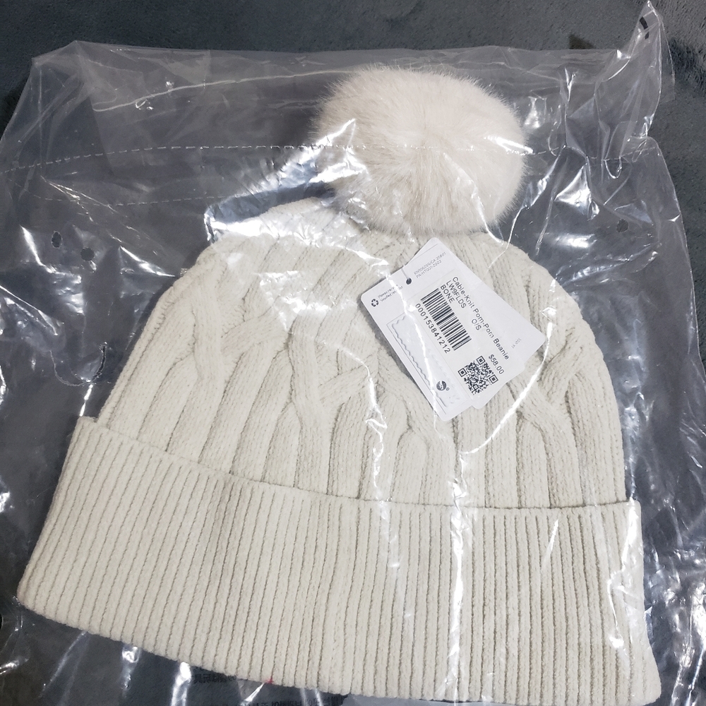 NWT $58 Lululemon Women’s Cable Knit Pom Beanie - BONE - One Size